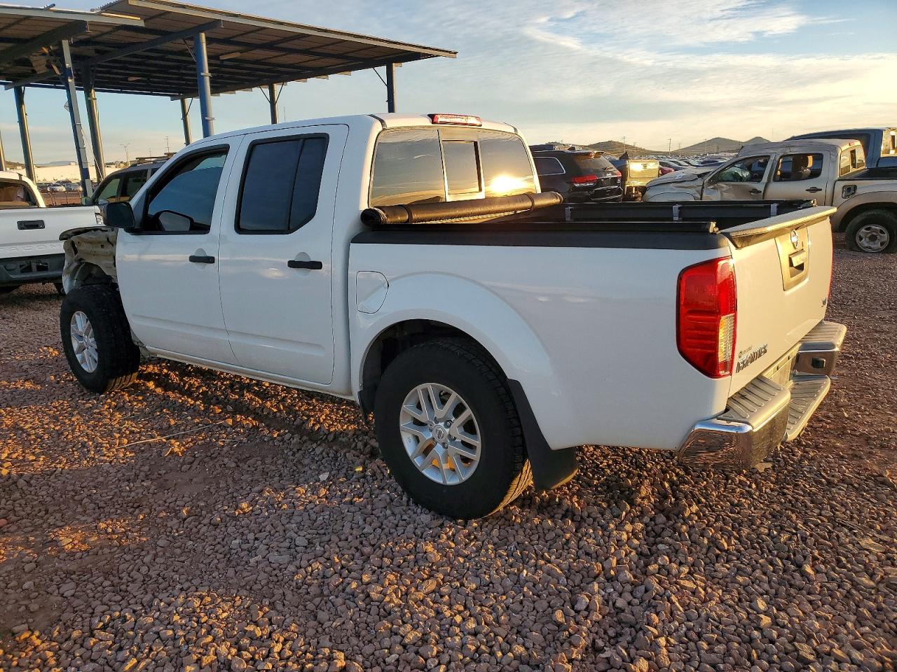 2017 NISSAN FRONTIER S photo 2