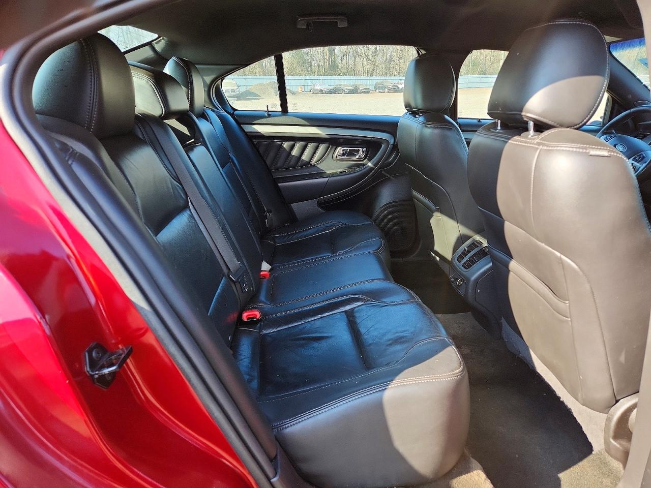2016 FORD TAURUS SEL photo 10