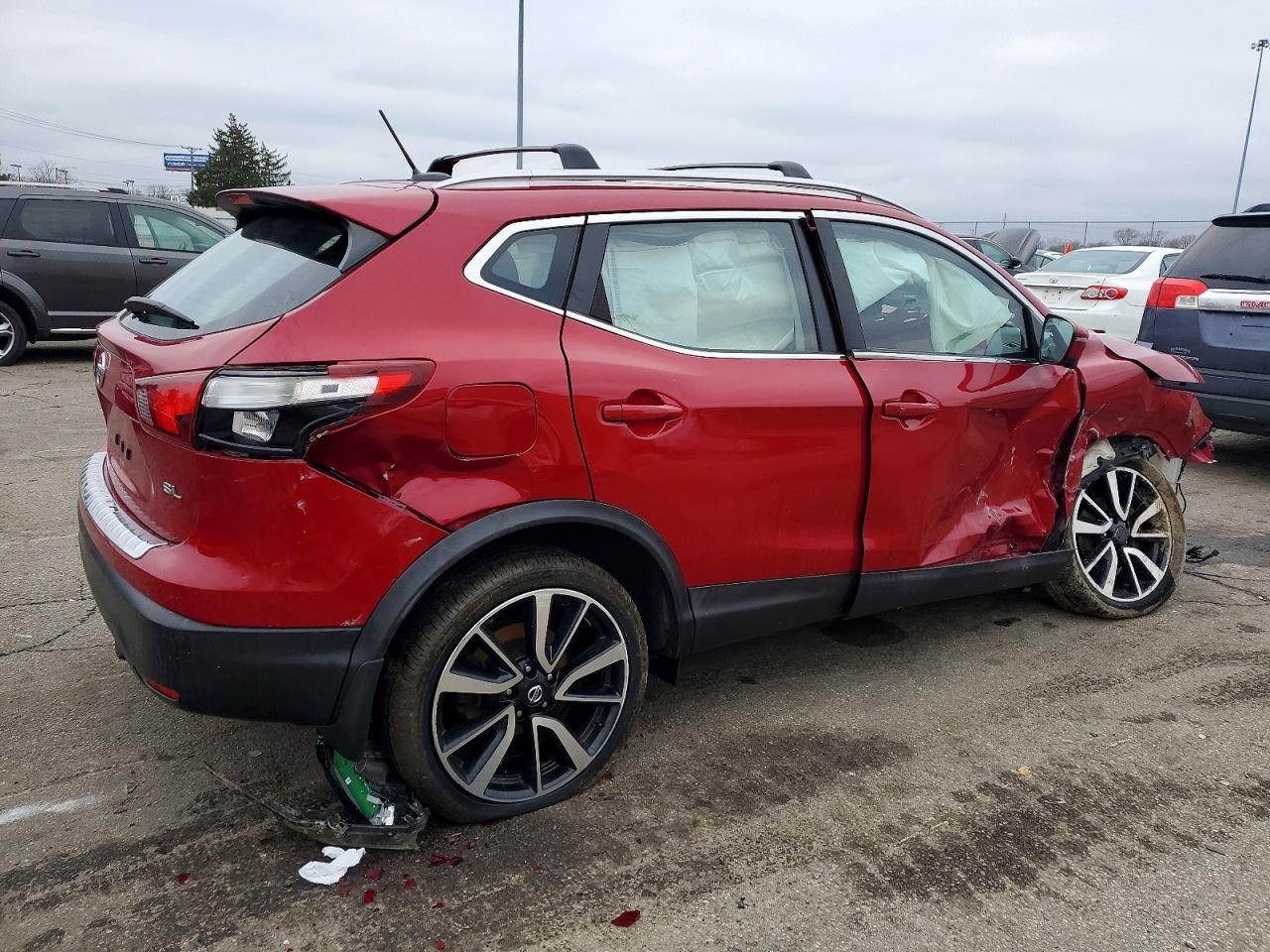 2017 NISSAN ROGUE photo 3