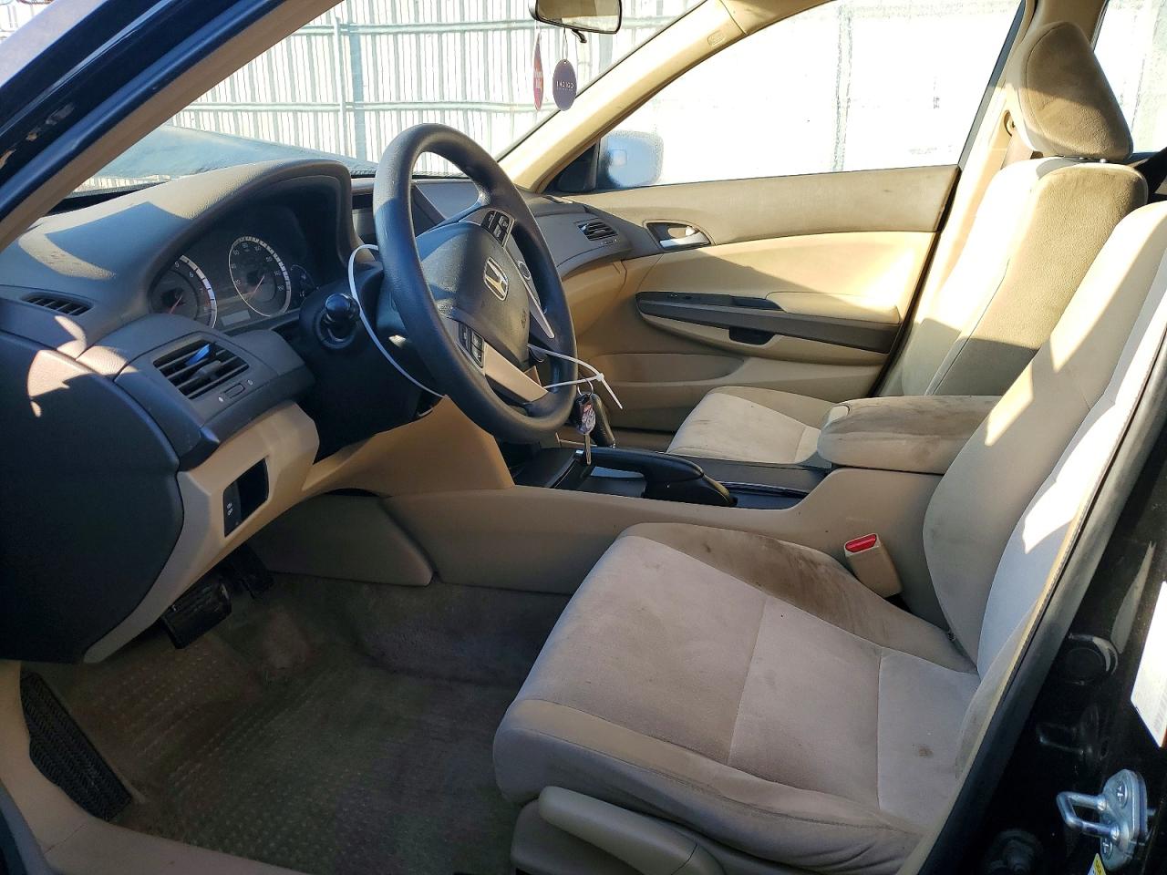 2009 HONDA ACCORD LX photo 7