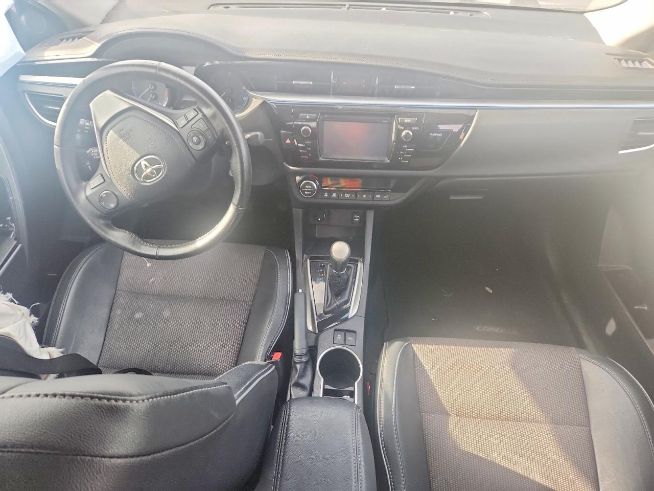 2015 TOYOTA COROLLA L photo 15