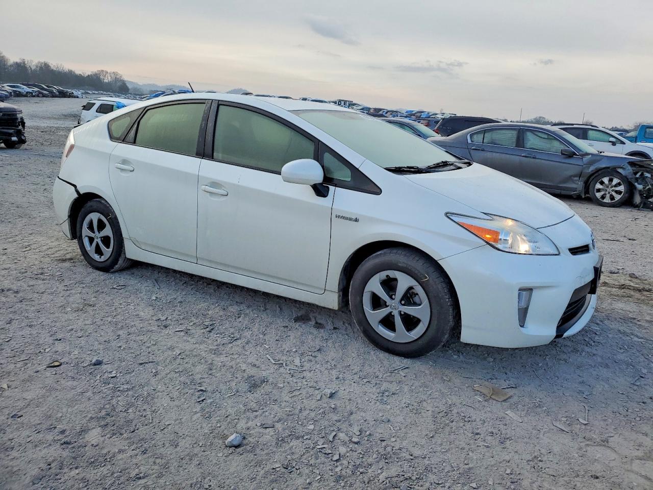 2014 TOYOTA PRIUS photo 4