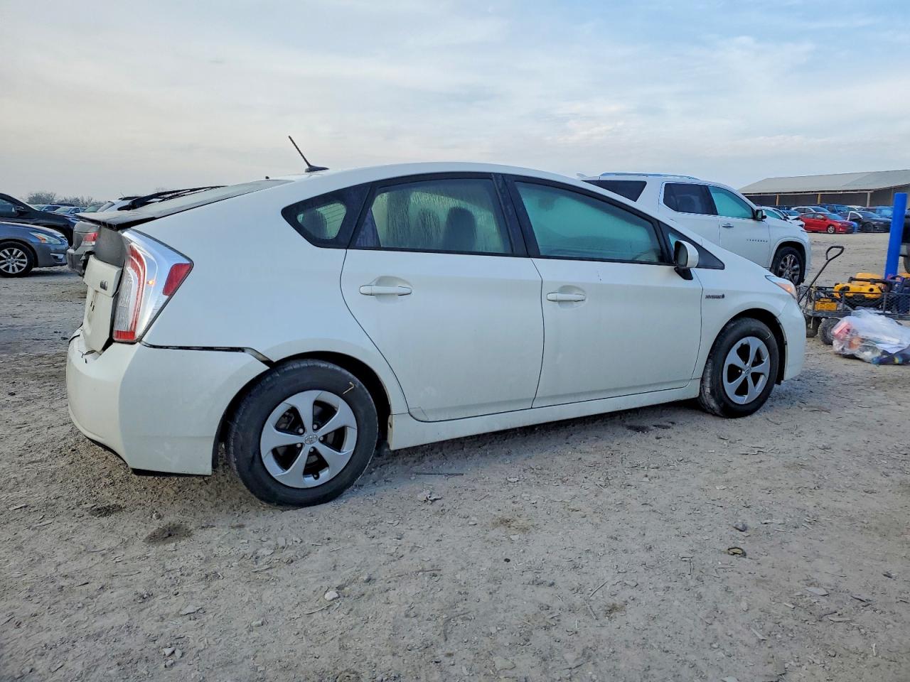 2014 TOYOTA PRIUS photo 3