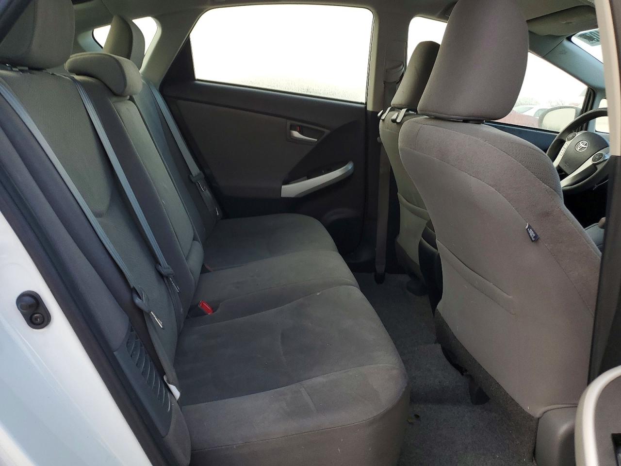 2014 TOYOTA PRIUS photo 11