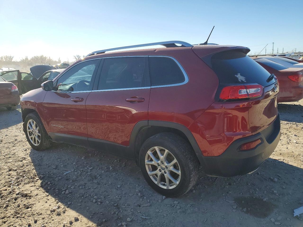 2015 JEEP CHEROKEE LATITUDE photo 2