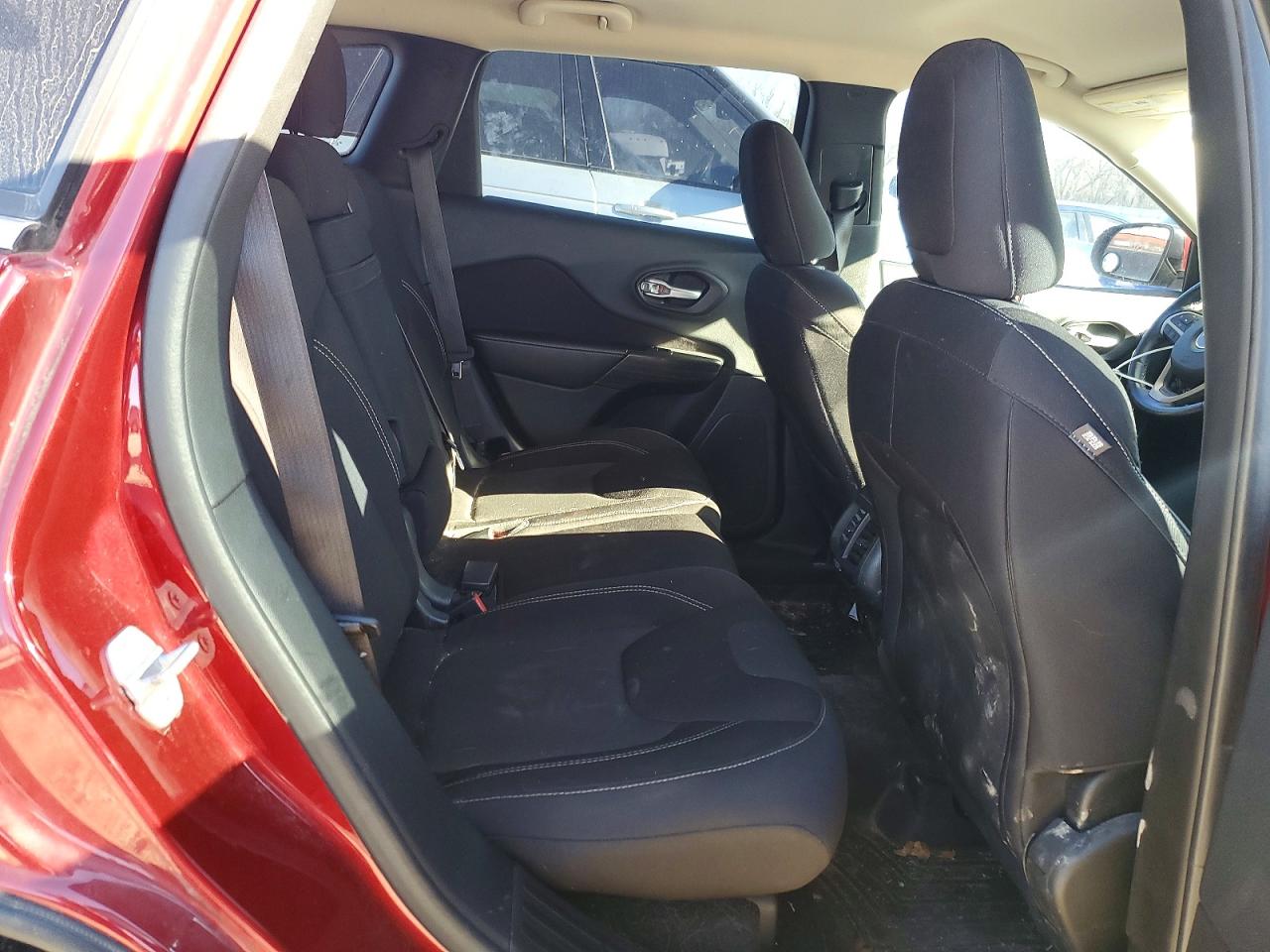 2015 JEEP CHEROKEE LATITUDE photo 11