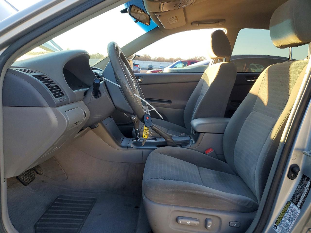 2005 TOYOTA CAMRY LE photo 7
