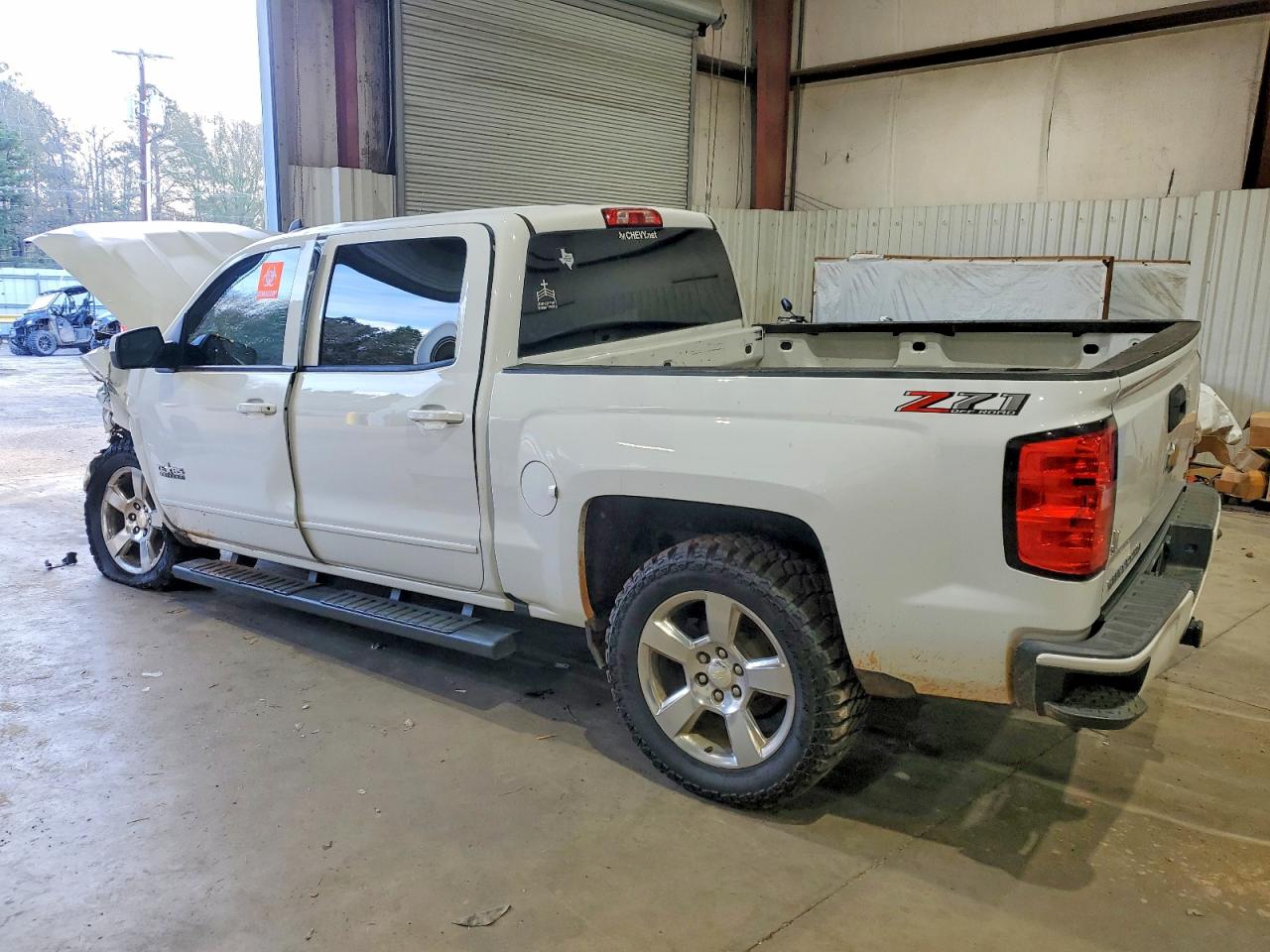 2018 CHEVROLET SILVERADO K1500 LT photo 2