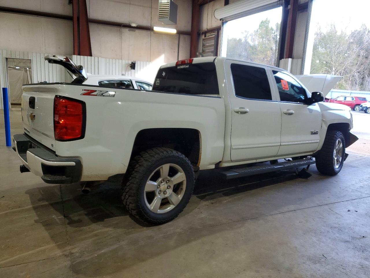 2018 CHEVROLET SILVERADO K1500 LT photo 3