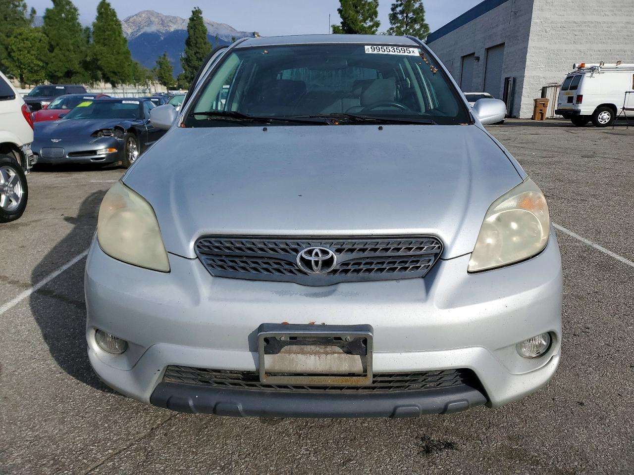 2005 TOYOTA COROLLA MATRIX XR photo 5