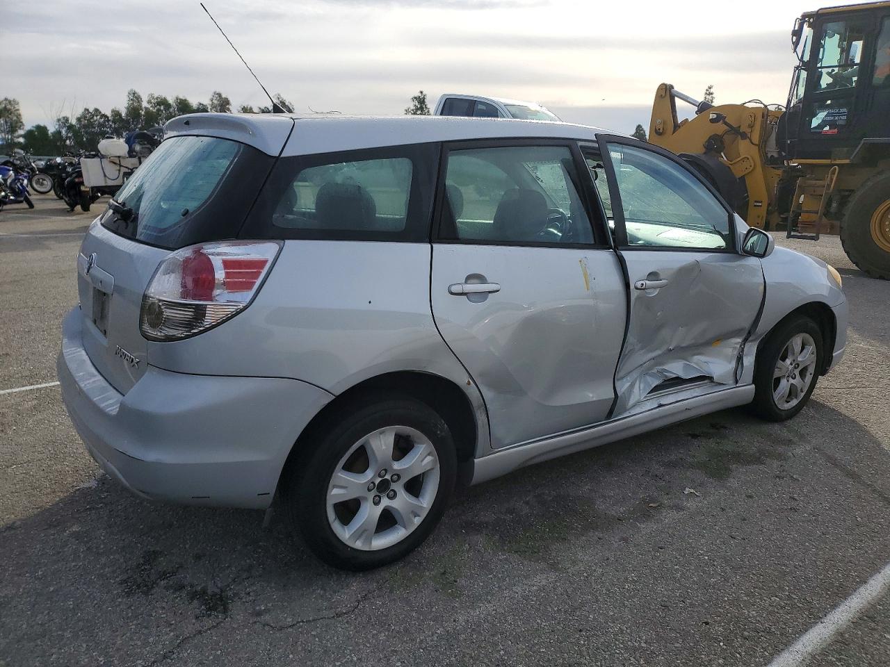 2005 TOYOTA COROLLA MATRIX XR photo 3