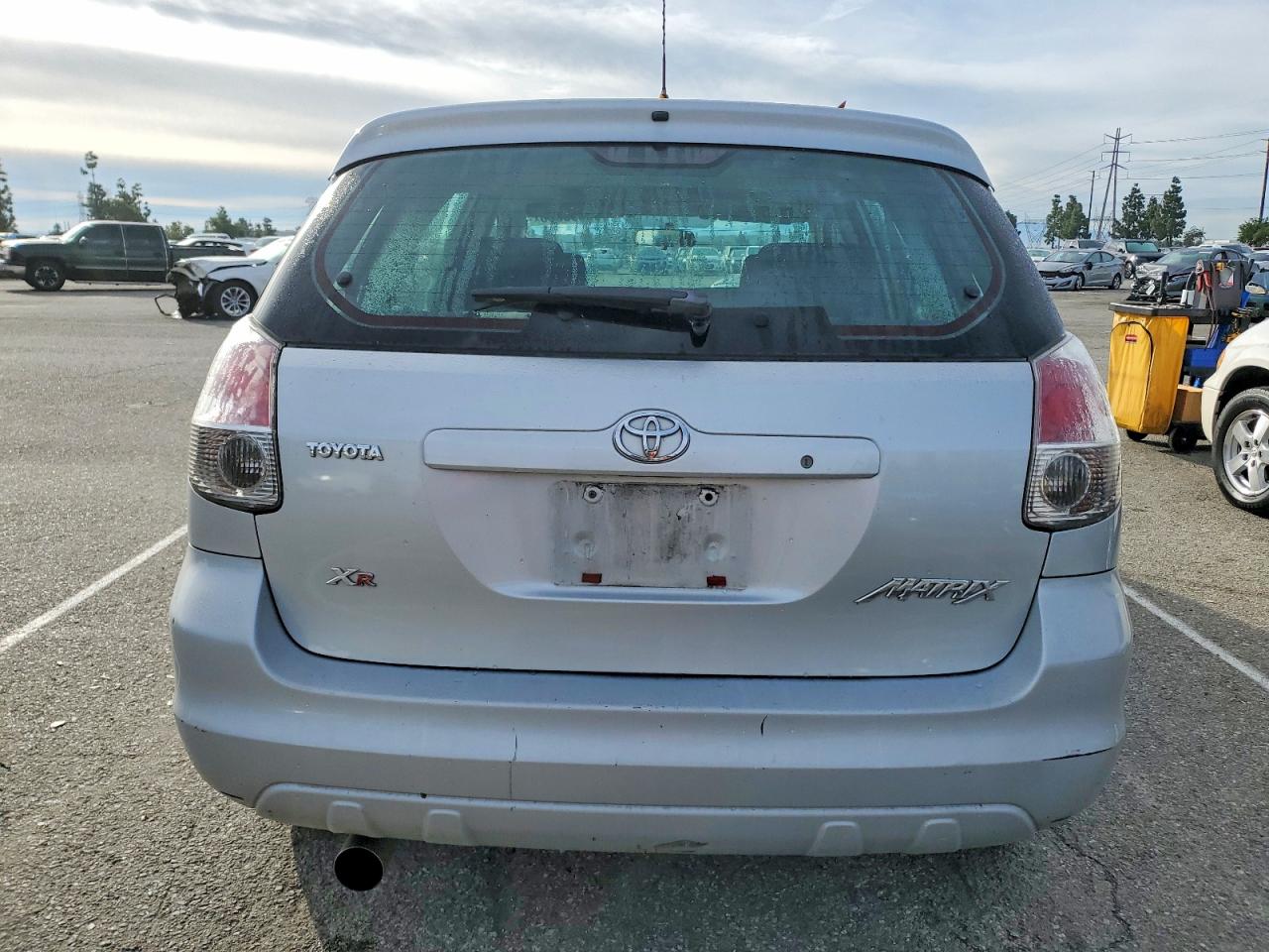 2005 TOYOTA COROLLA MATRIX XR photo 6