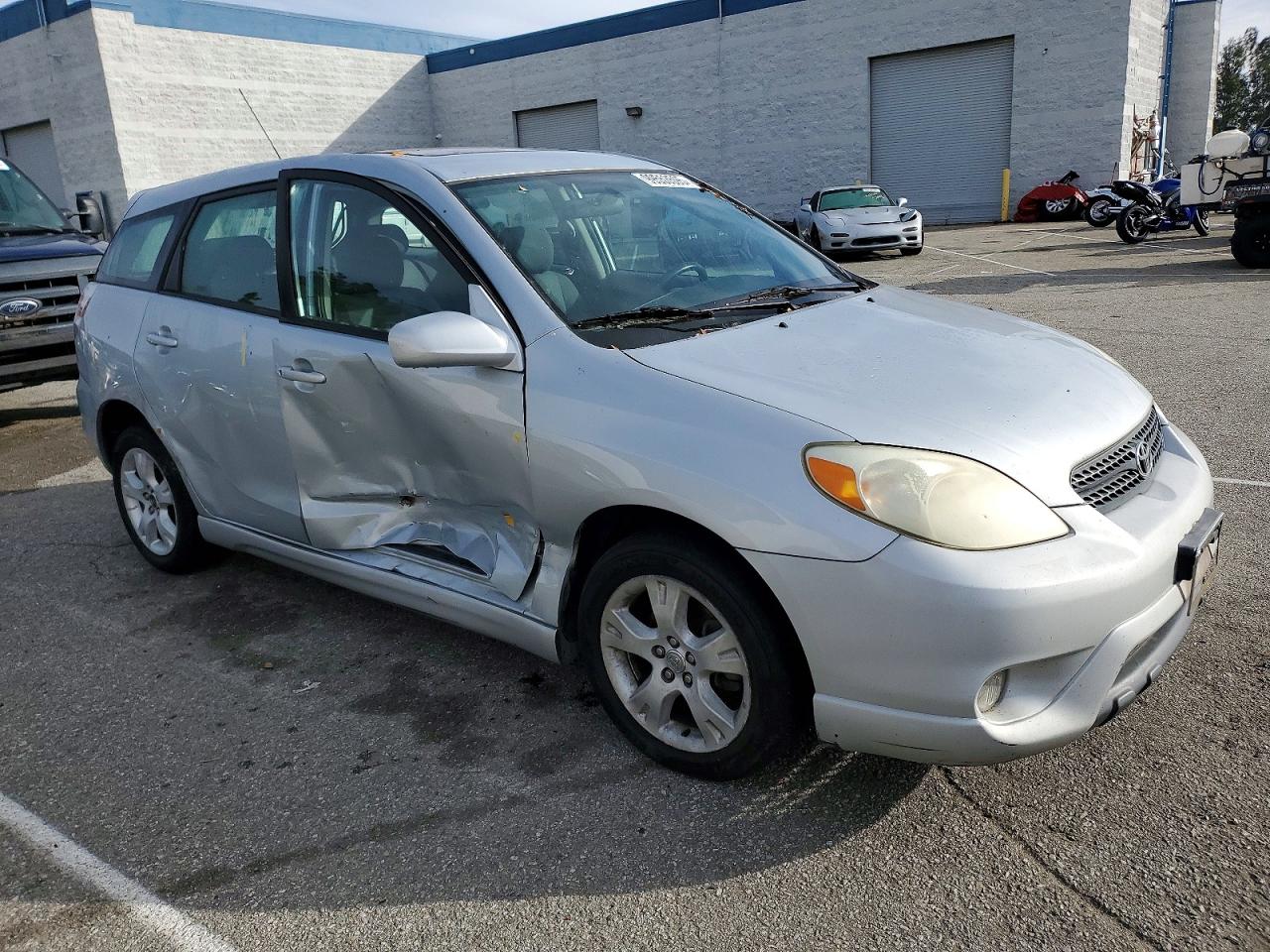 2005 TOYOTA COROLLA MATRIX XR photo 4