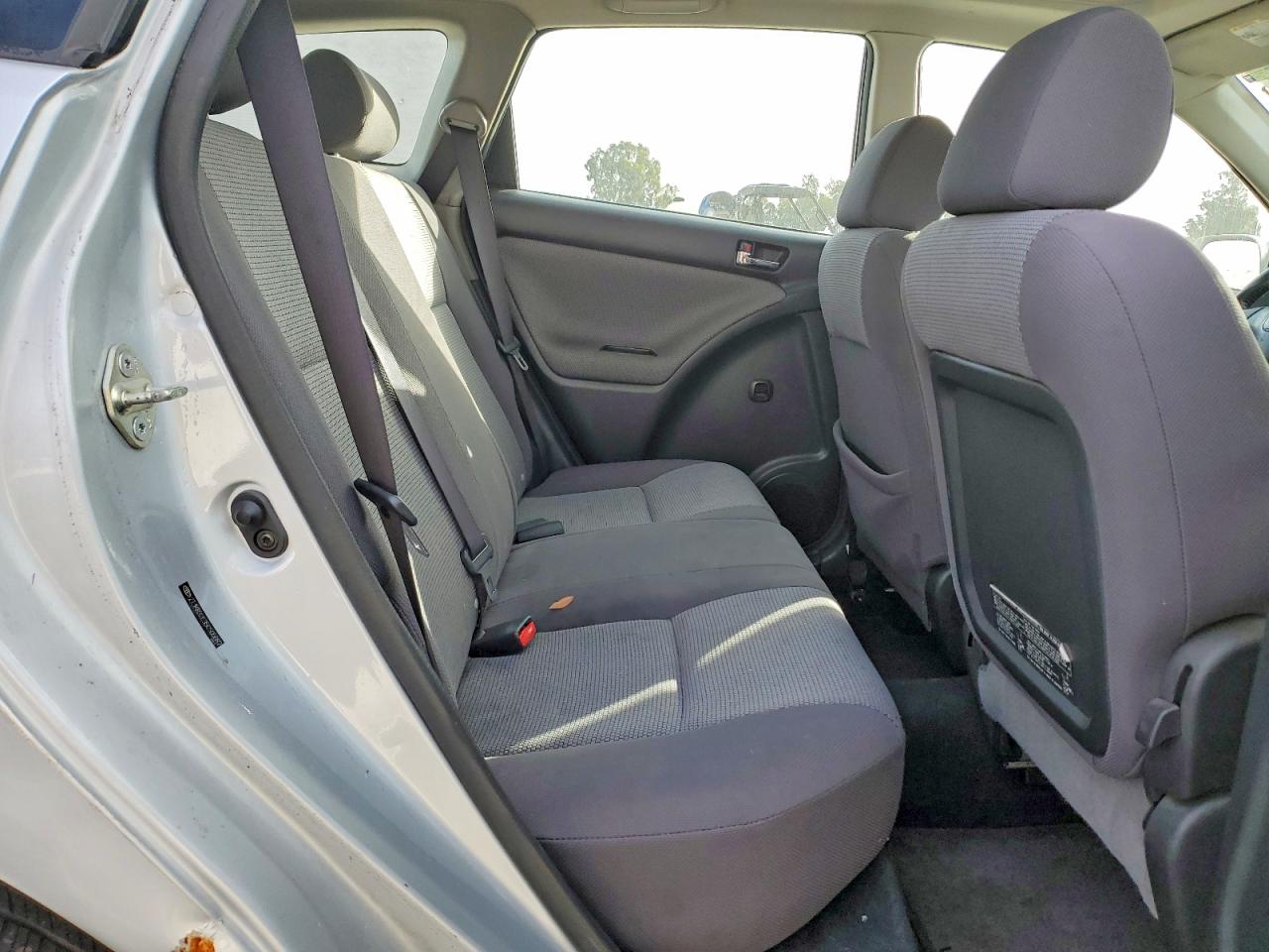 2005 TOYOTA COROLLA MATRIX XR photo 10