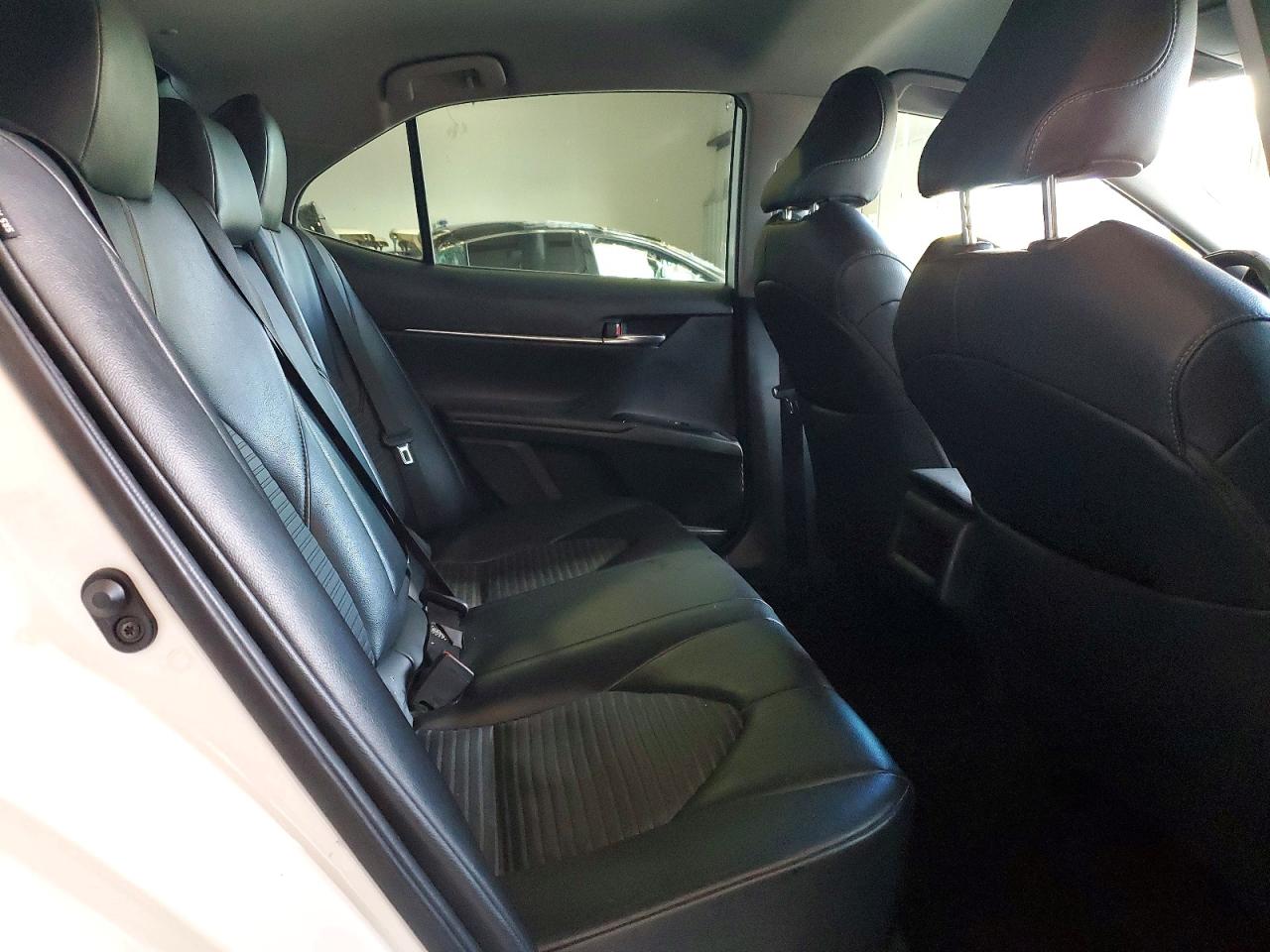 2019 TOYOTA CAMRY L photo 10
