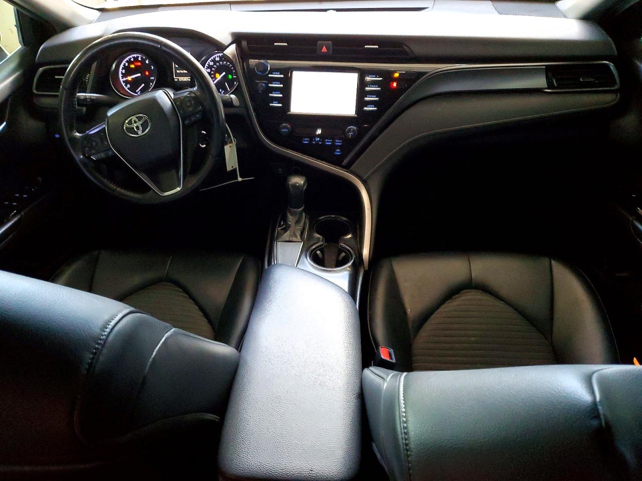 2019 TOYOTA CAMRY L photo 8