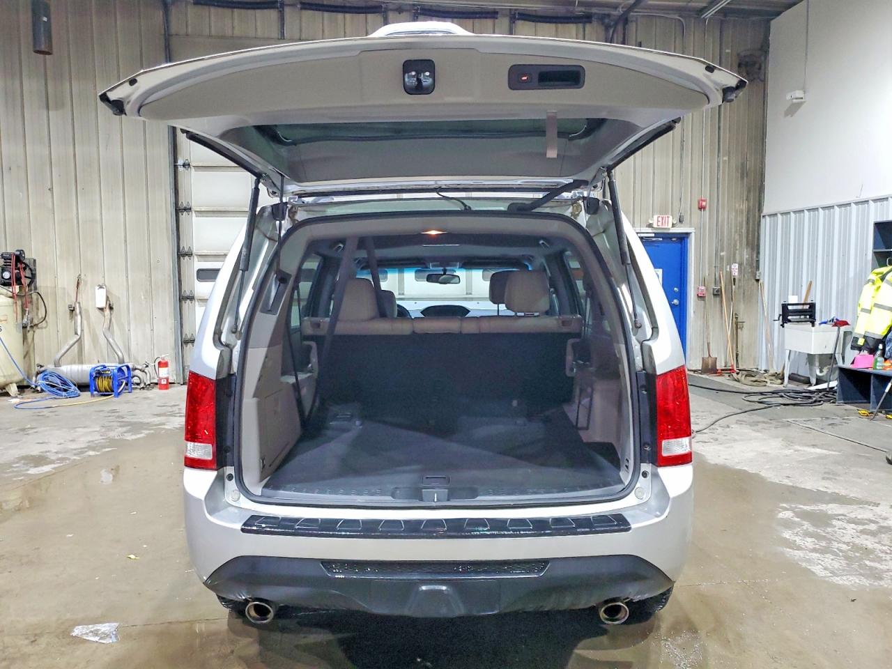 2012 HONDA PILOT EXL photo 11