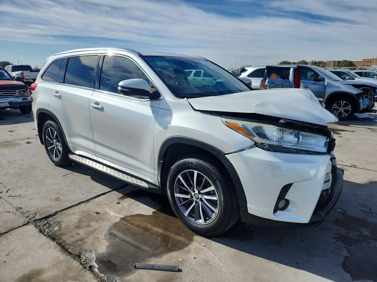 2017 TOYOTA HIGHLANDER XLE photo 4