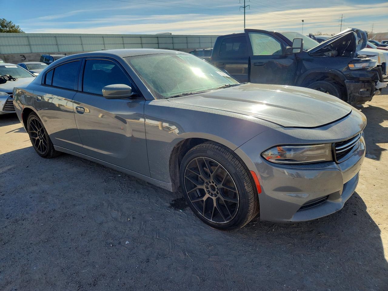2017 DODGE CHARGER SE photo 4