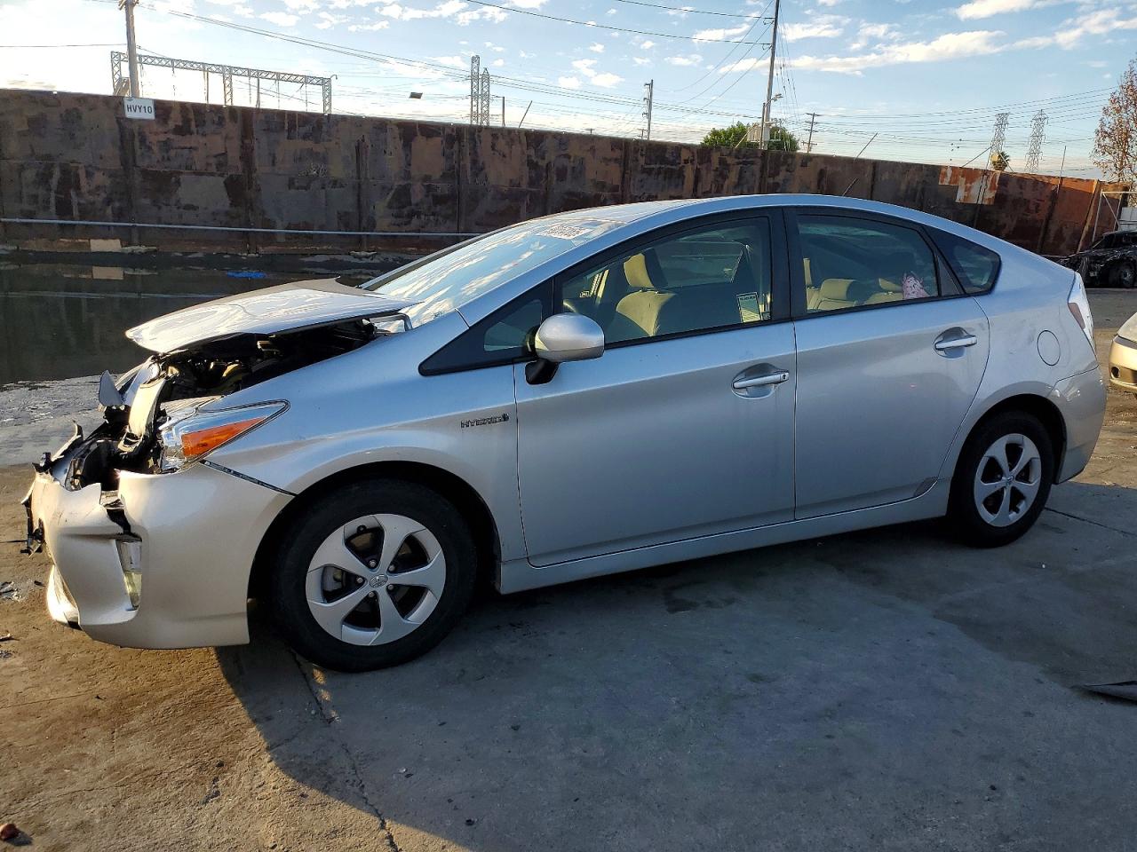 2015 TOYOTA PRIUS