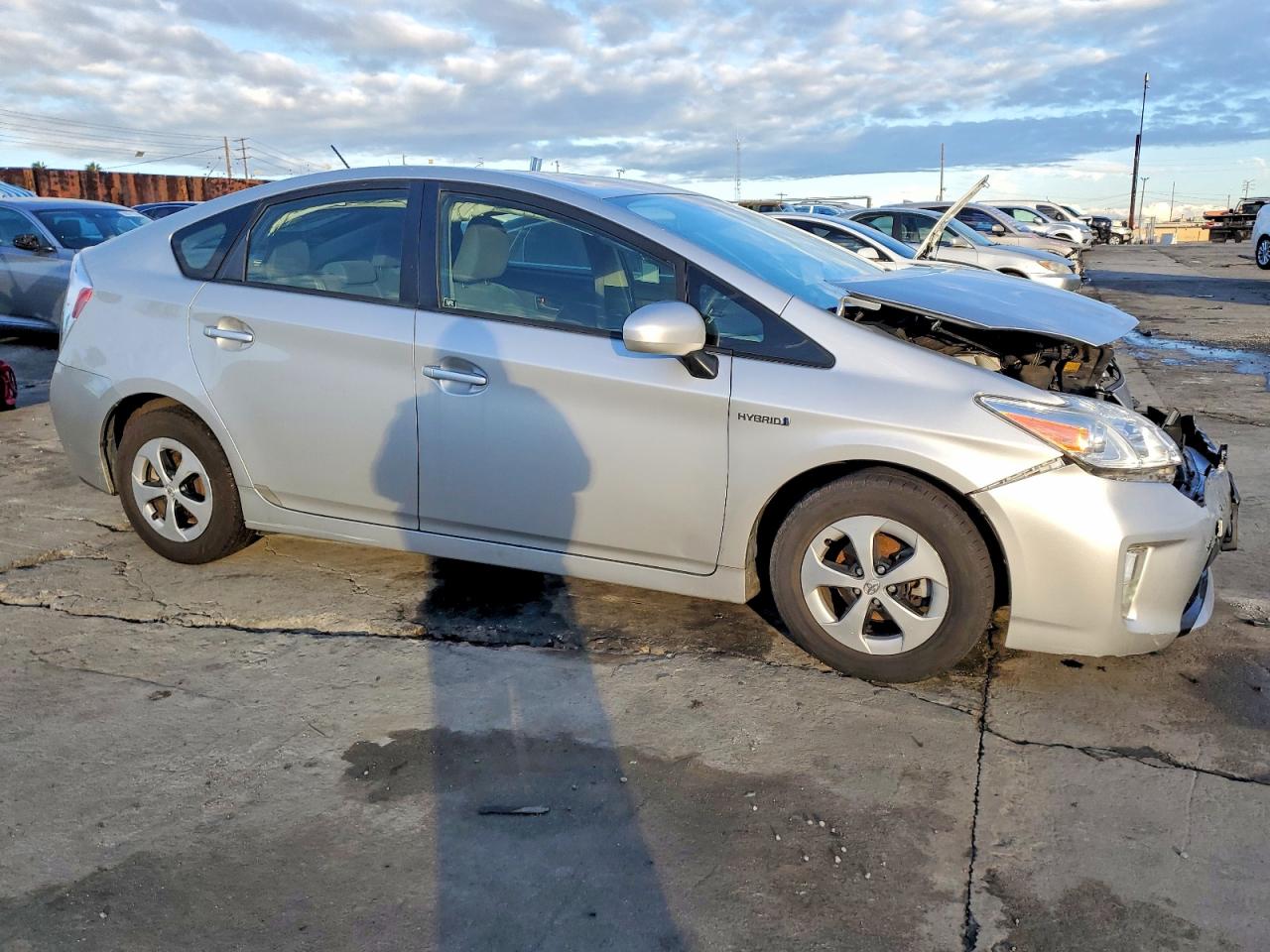 2015 TOYOTA PRIUS photo 4