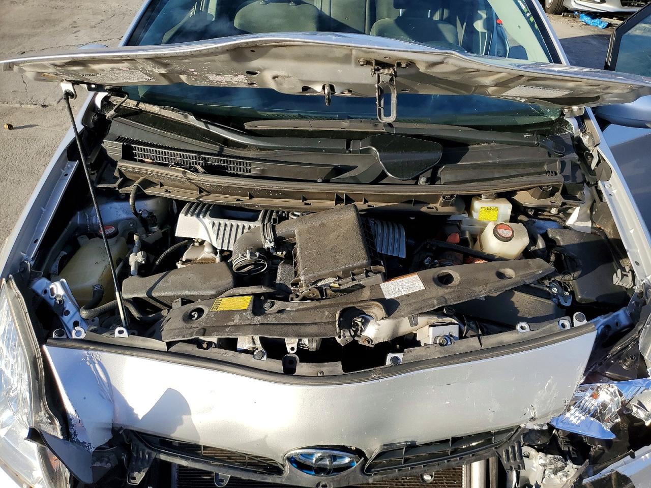 2015 TOYOTA PRIUS photo 11