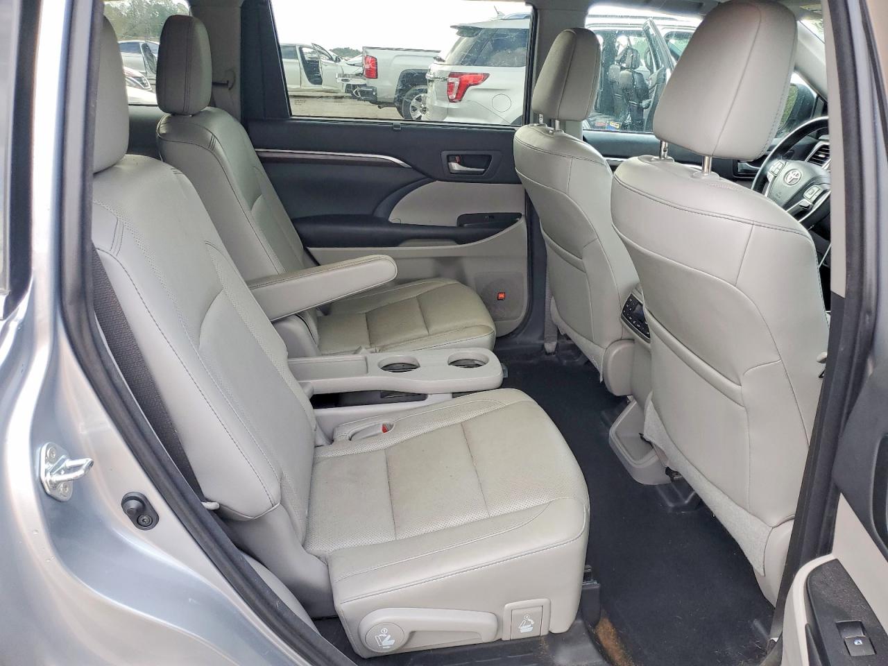 2016 TOYOTA HIGHLANDER LIMITED photo 11