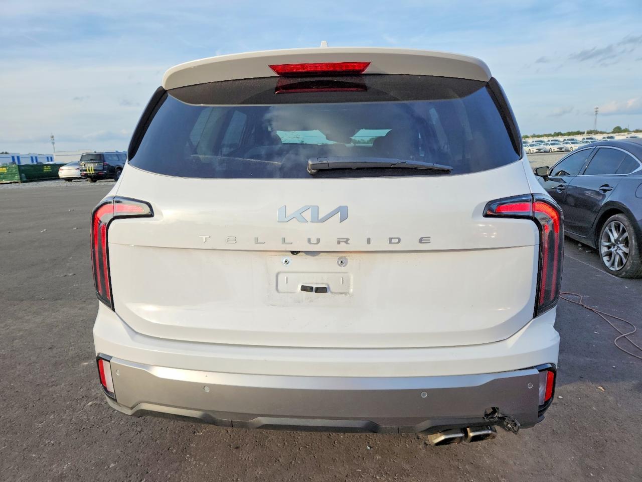 2025 KIA TELLURIDE SX photo 6