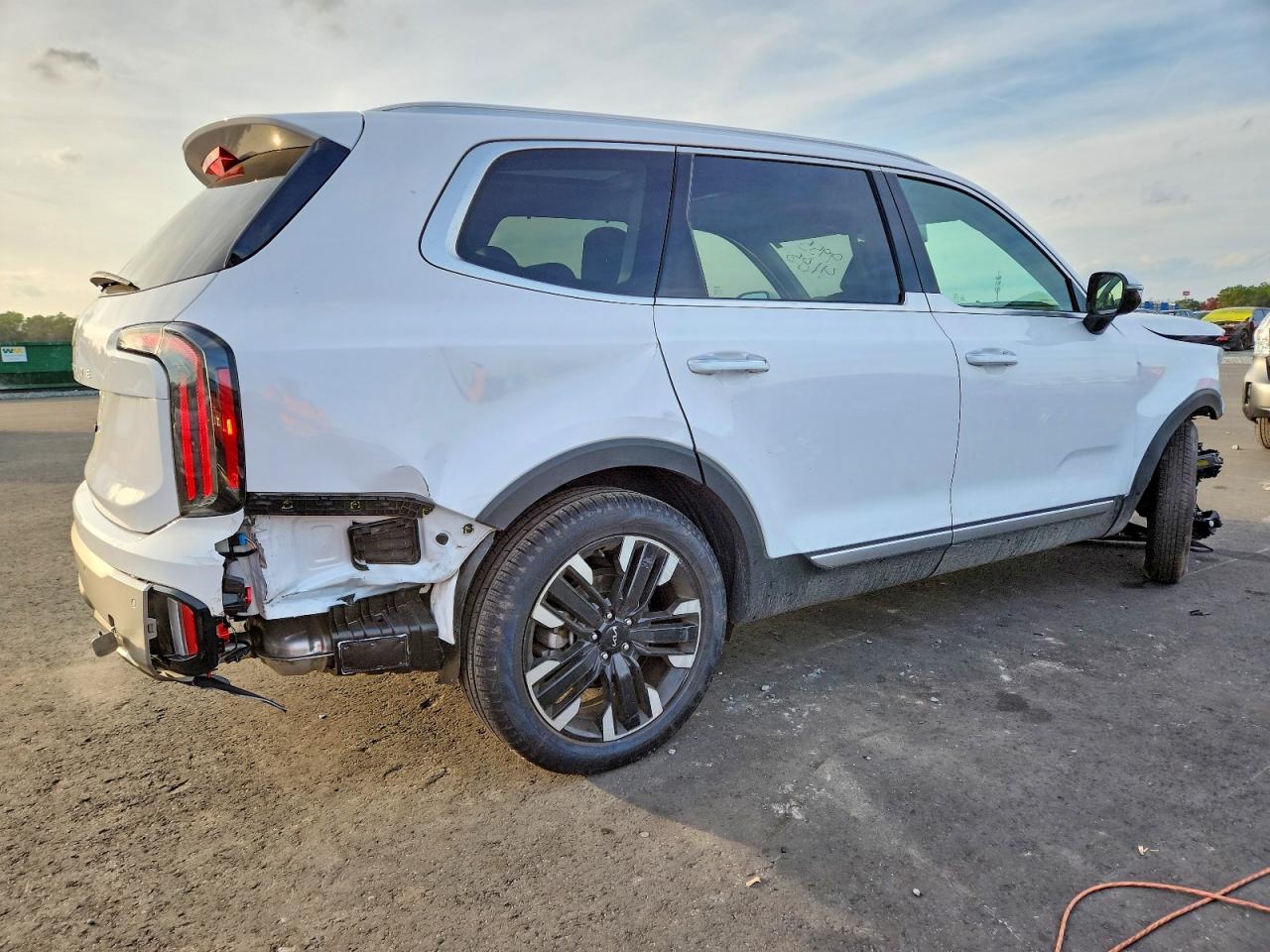 2025 KIA TELLURIDE SX photo 3