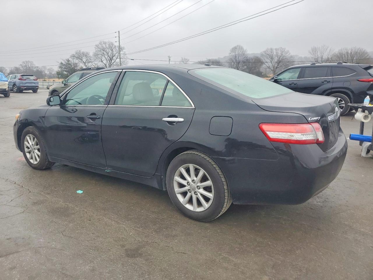 2011 TOYOTA CAMRY BASE photo 2