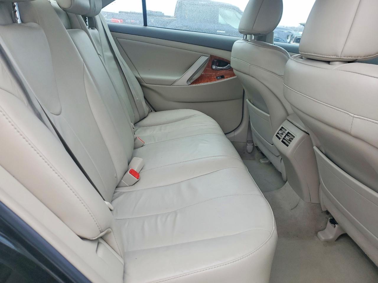 2011 TOYOTA CAMRY BASE photo 10