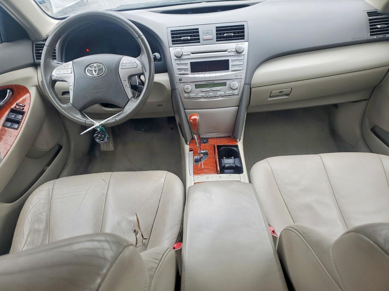 2011 TOYOTA CAMRY BASE photo 8