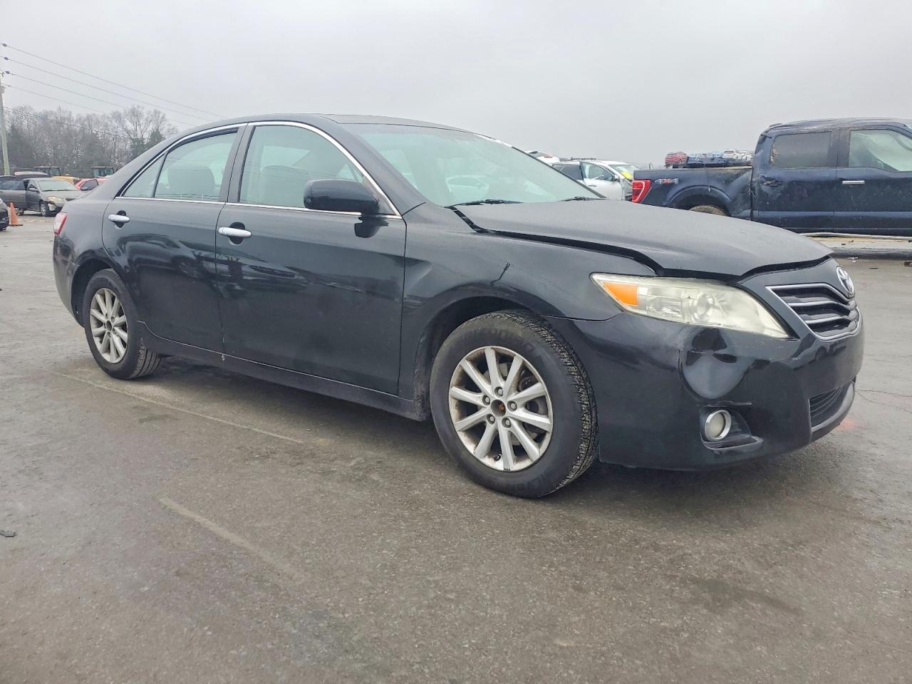 2011 TOYOTA CAMRY BASE photo 4