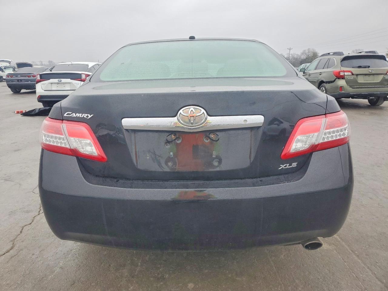 2011 TOYOTA CAMRY BASE photo 6