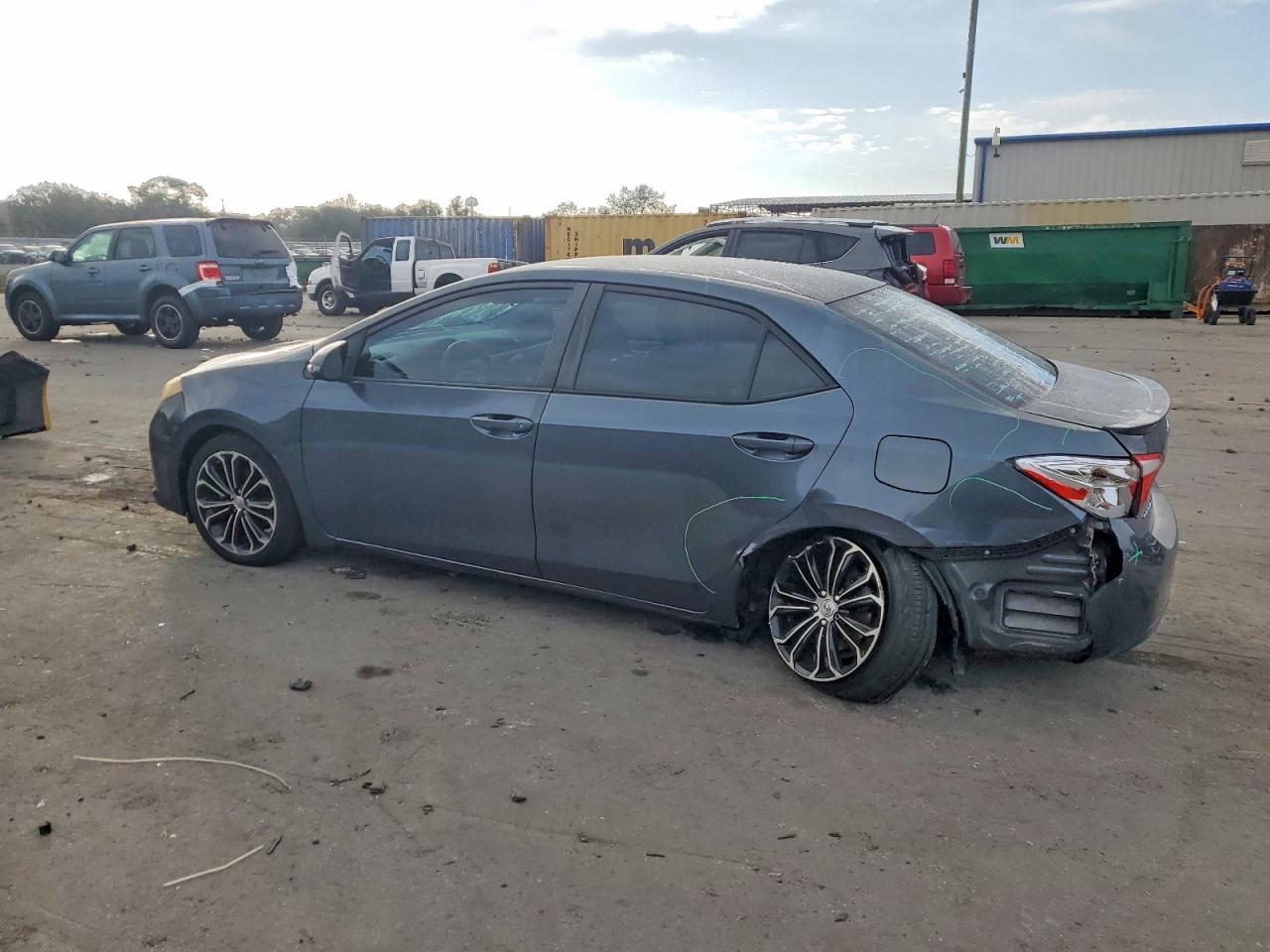 2015 TOYOTA COROLLA L photo 2