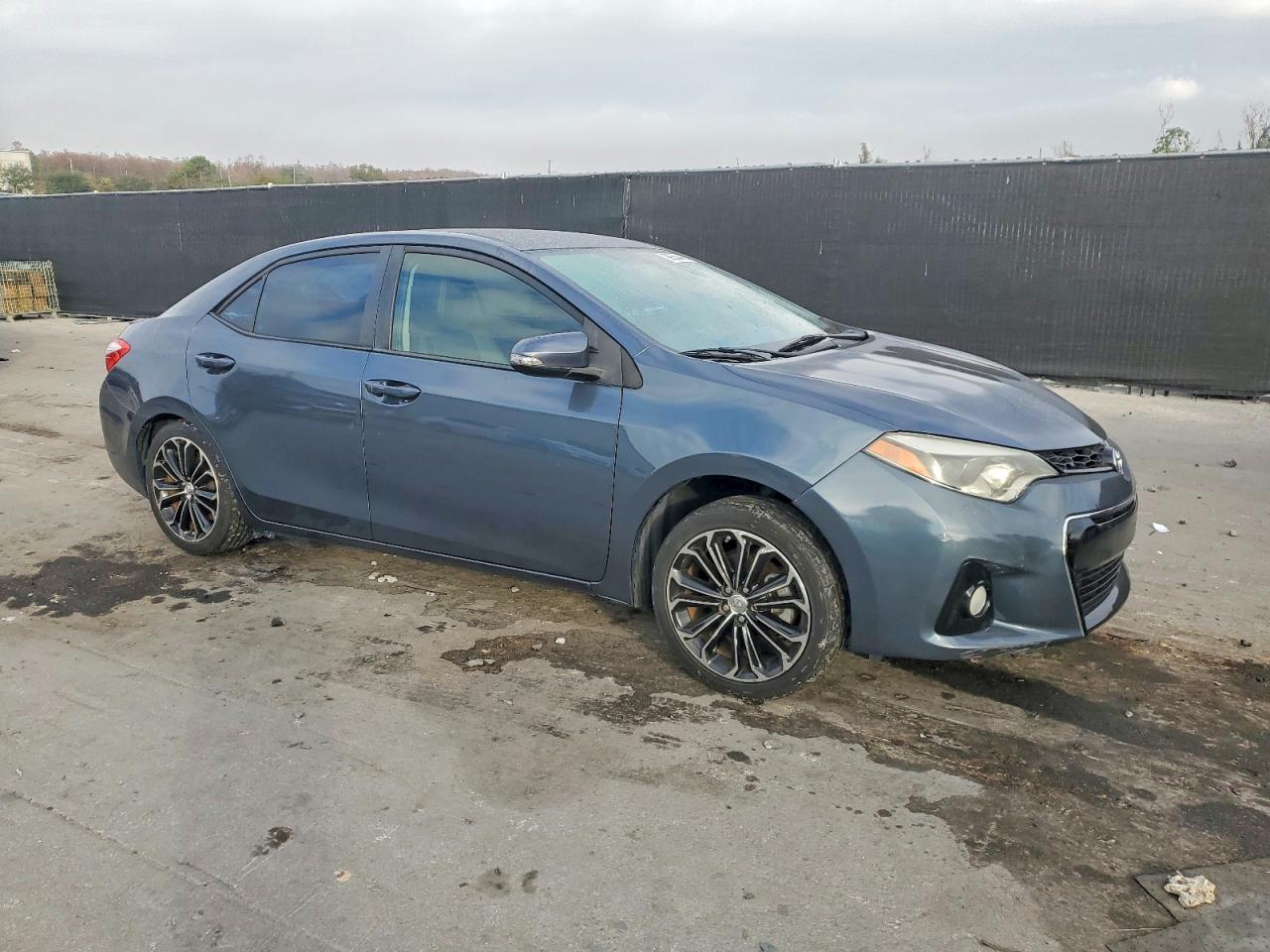 2015 TOYOTA COROLLA L photo 4