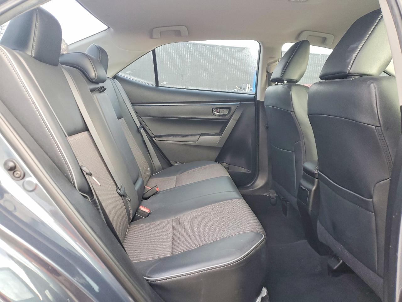 2015 TOYOTA COROLLA L photo 10