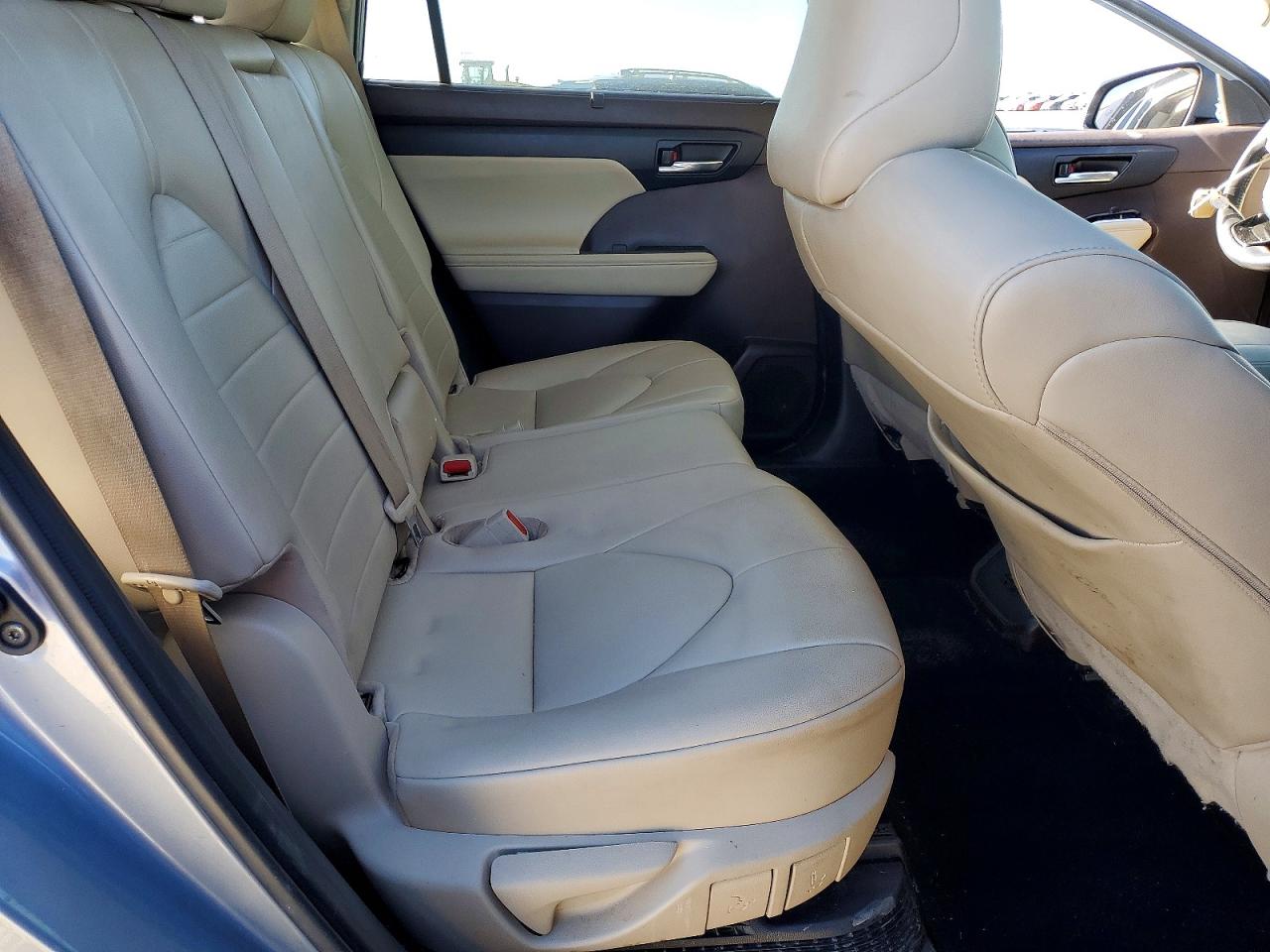 2021 TOYOTA HIGHLANDER HYBRID XLE photo 11