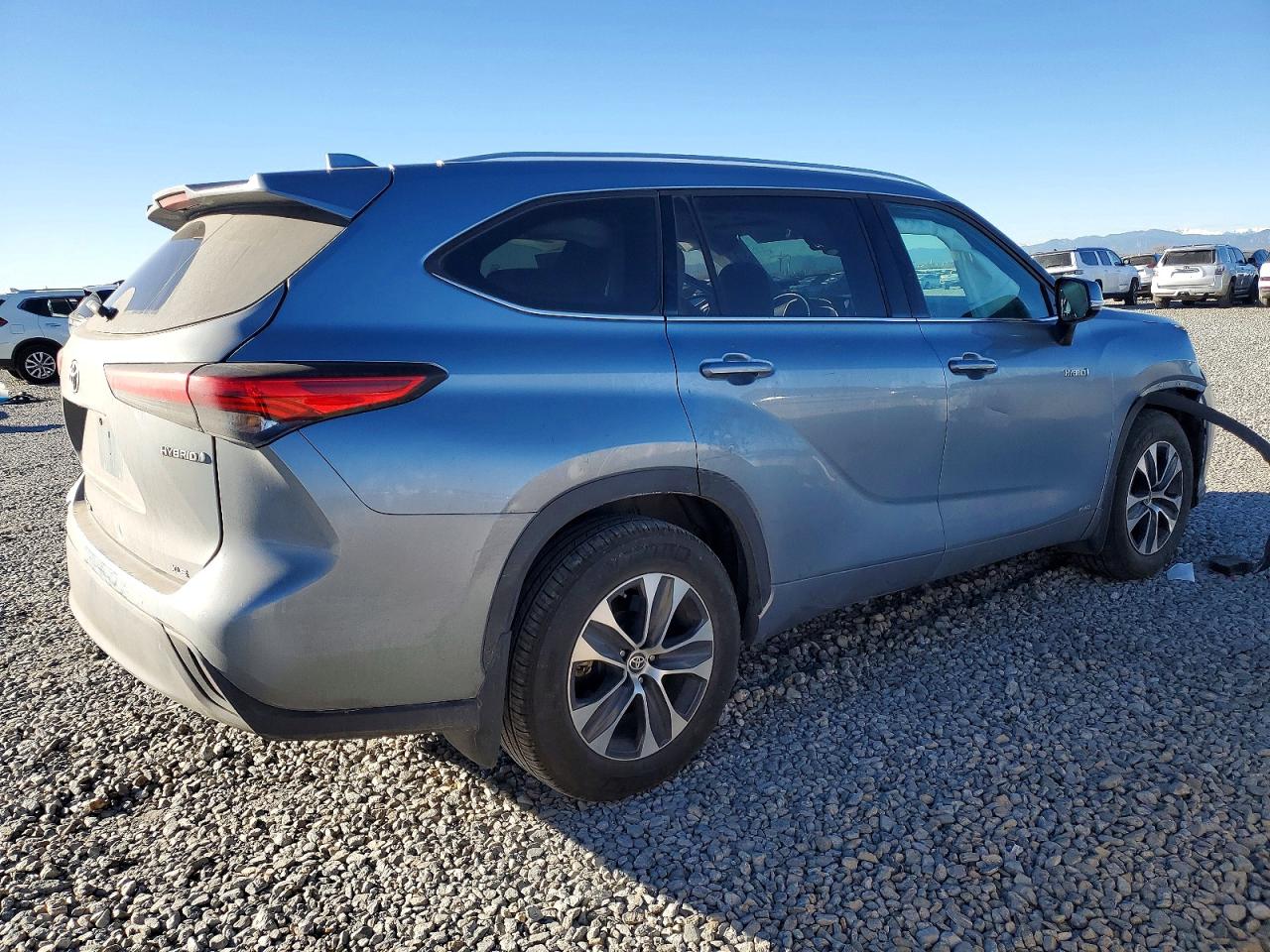 2021 TOYOTA HIGHLANDER HYBRID XLE photo 3