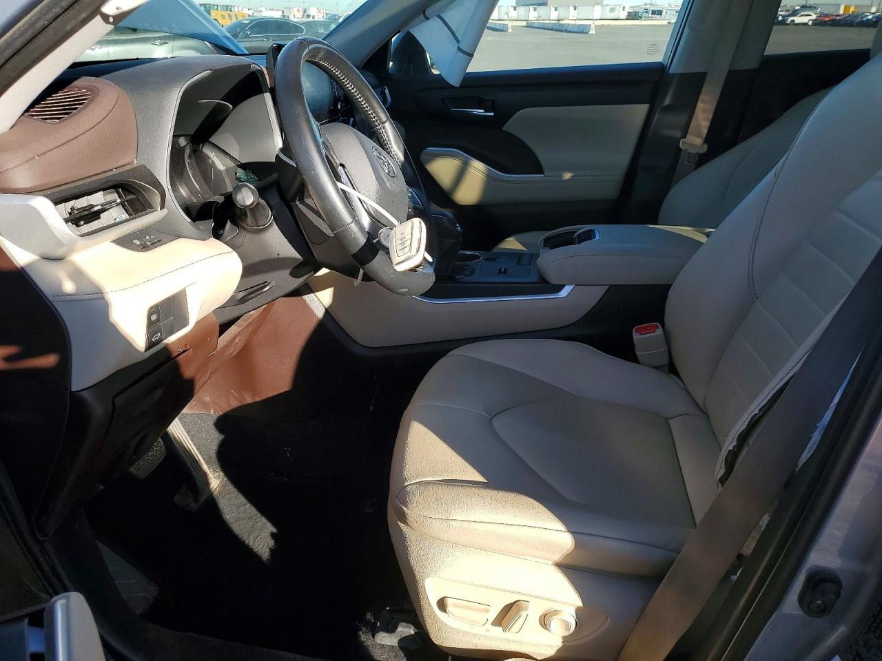 2021 TOYOTA HIGHLANDER HYBRID XLE photo 7