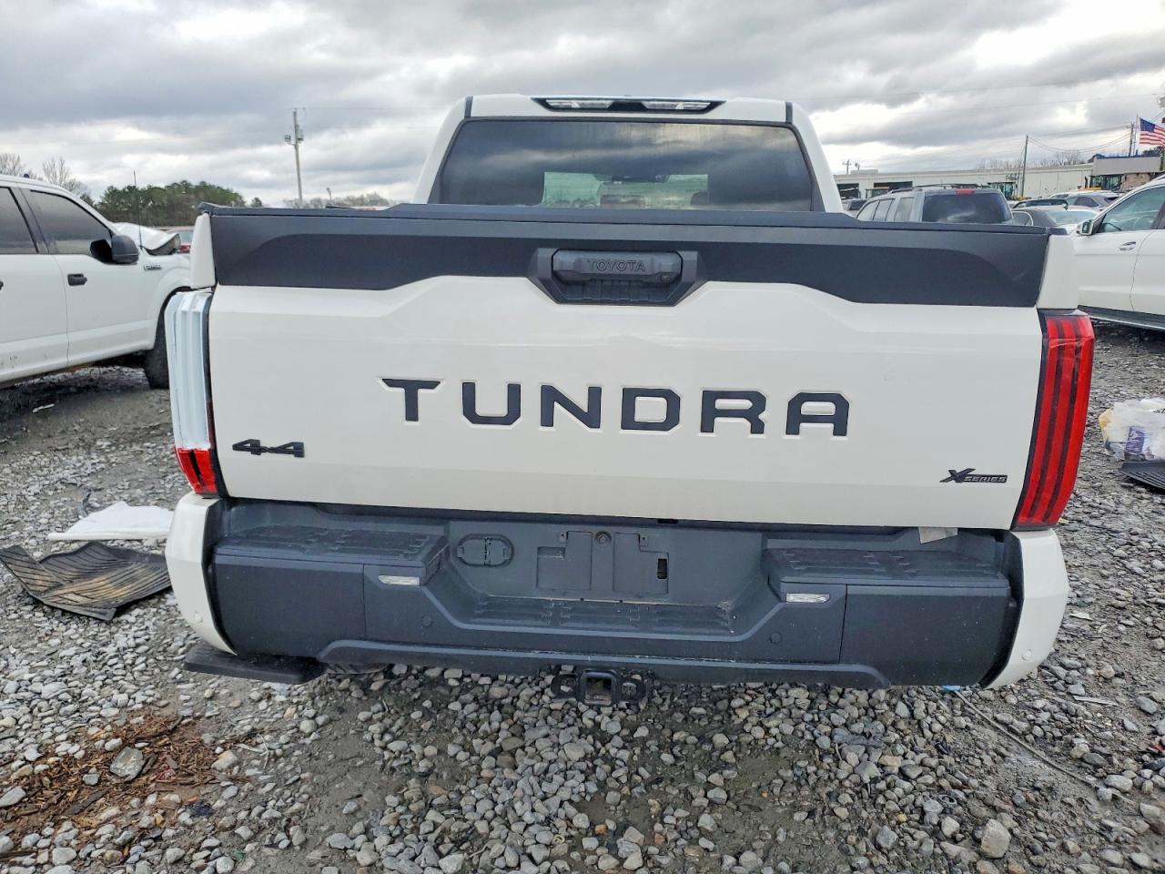 2024 TOYOTA TUNDRA CREWMAX SR photo 6