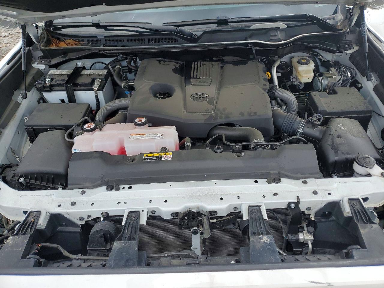 2024 TOYOTA TUNDRA CREWMAX SR photo 11