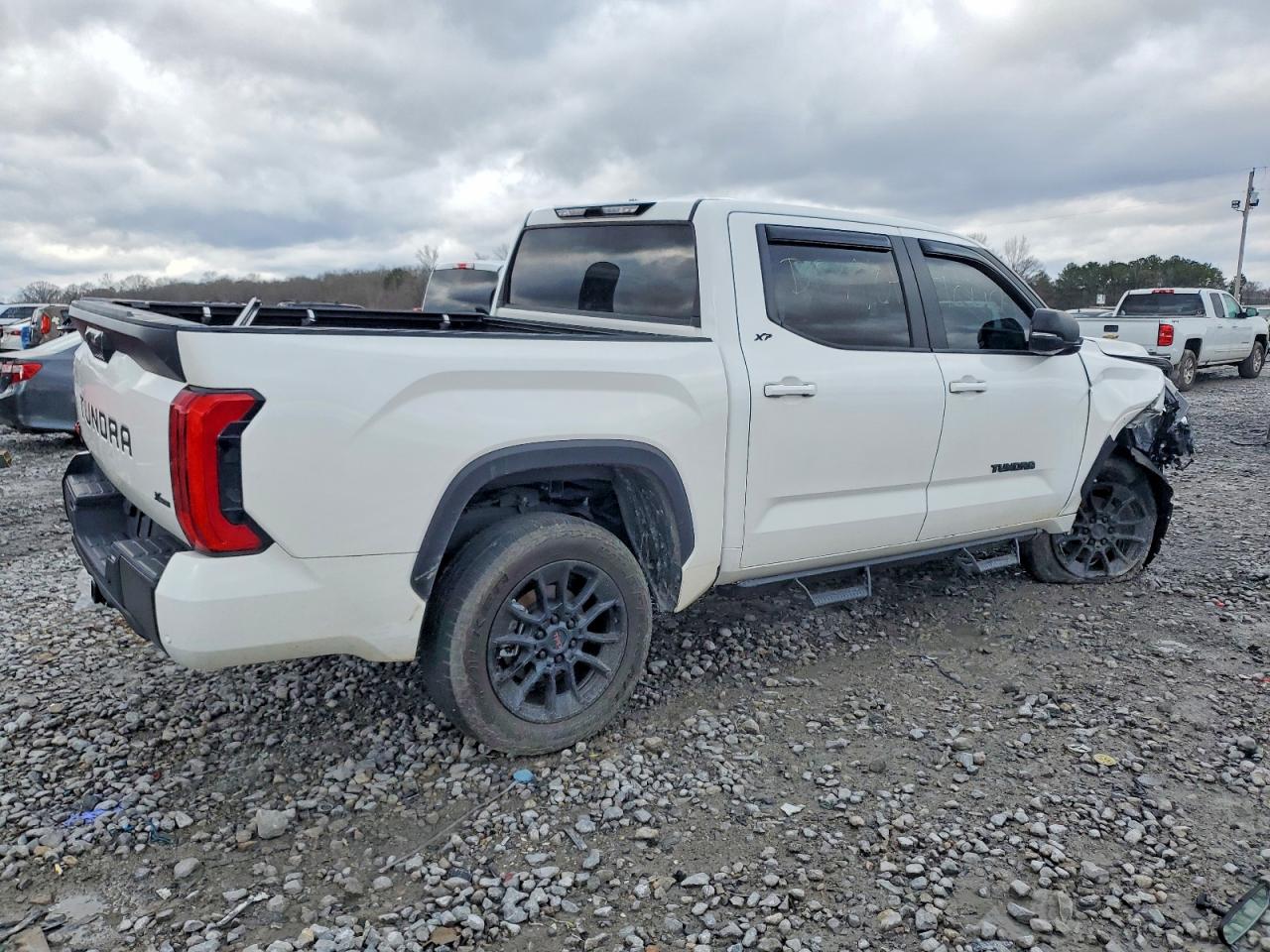 2024 TOYOTA TUNDRA CREWMAX SR photo 3