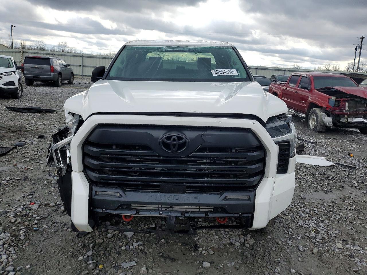 2024 TOYOTA TUNDRA CREWMAX SR photo 5