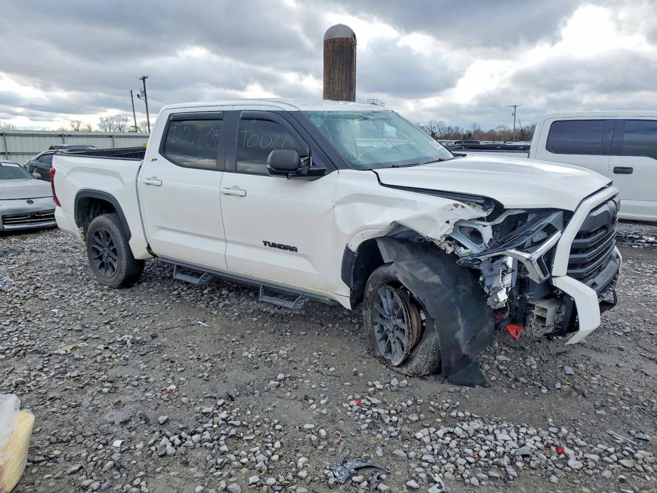 2024 TOYOTA TUNDRA CREWMAX SR photo 4