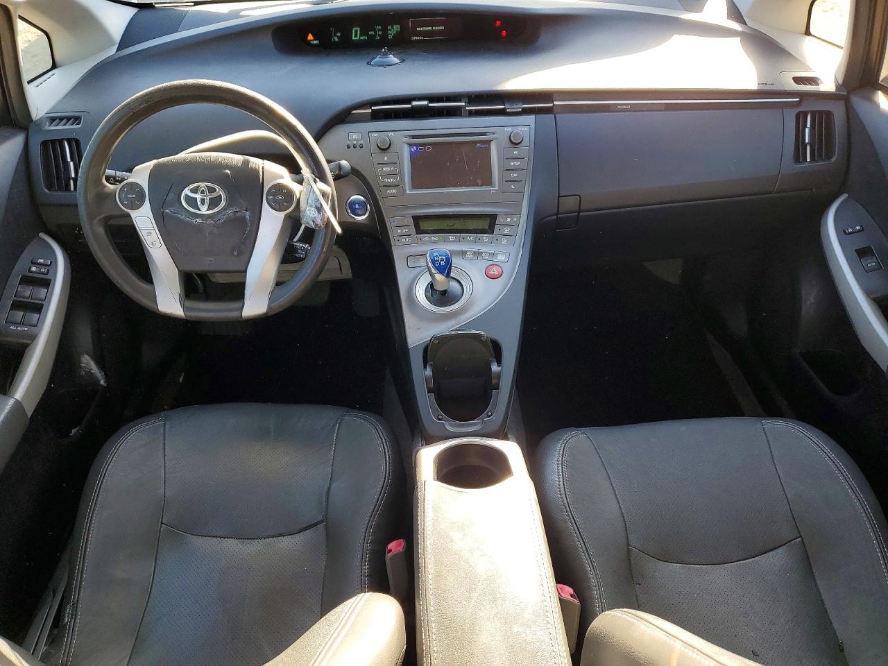 2012 TOYOTA PRIUS TWO photo 8