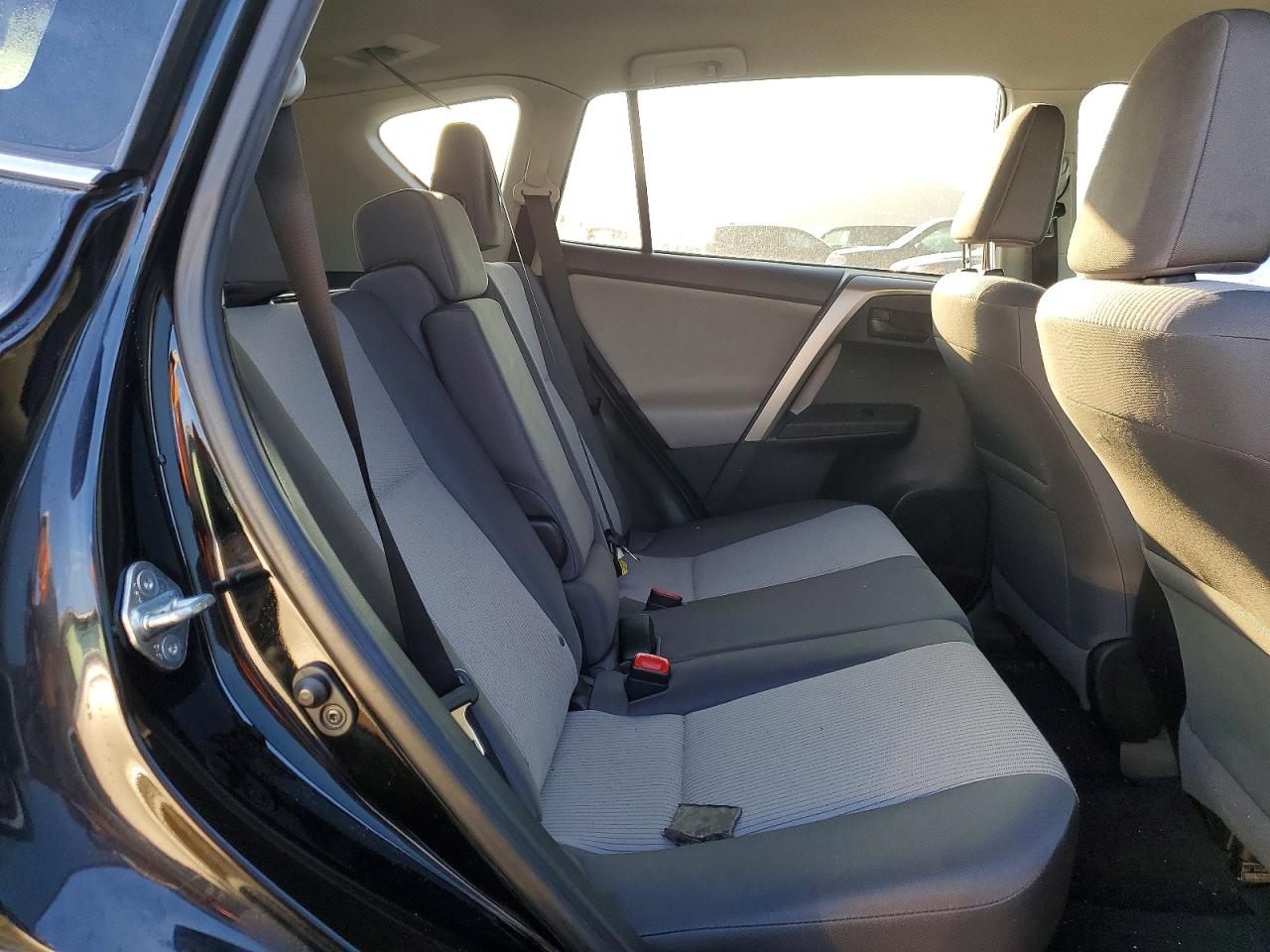 2015 TOYOTA RAV4 LE photo 10