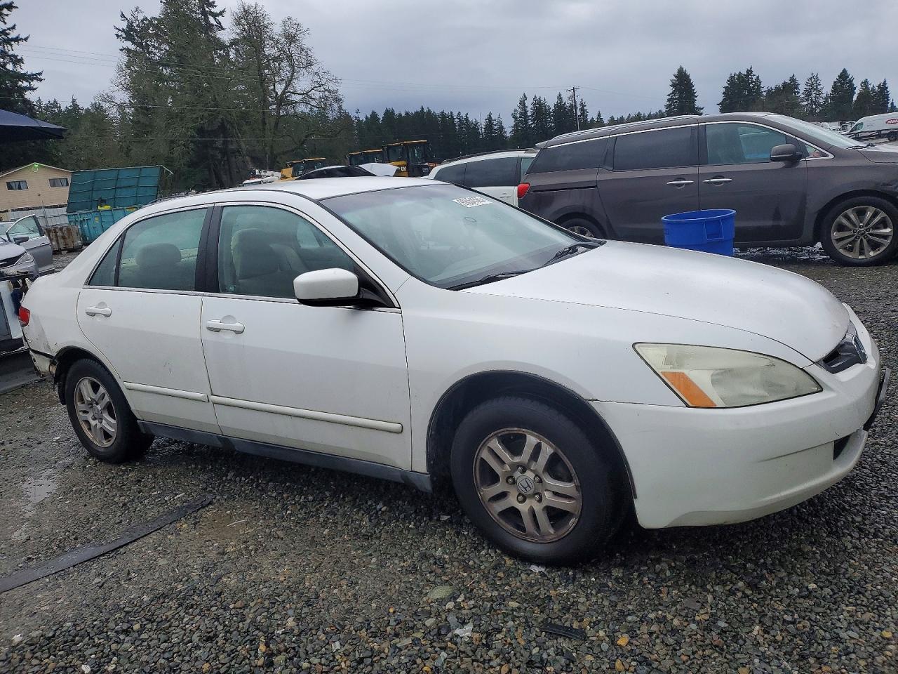 2004 HONDA ACCORD LX photo 4