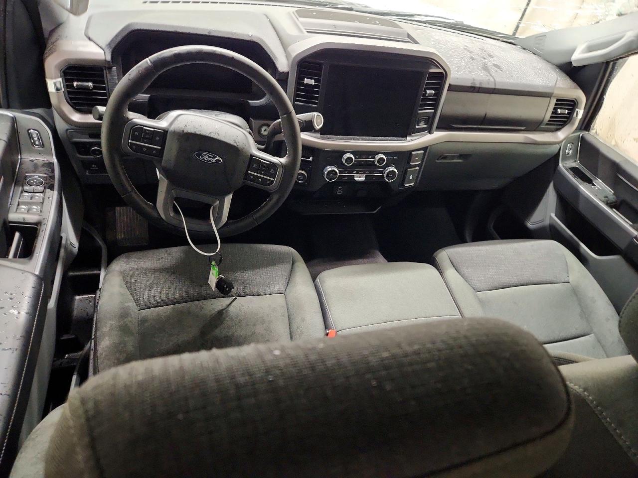 2025 FORD F150 XLT photo 8
