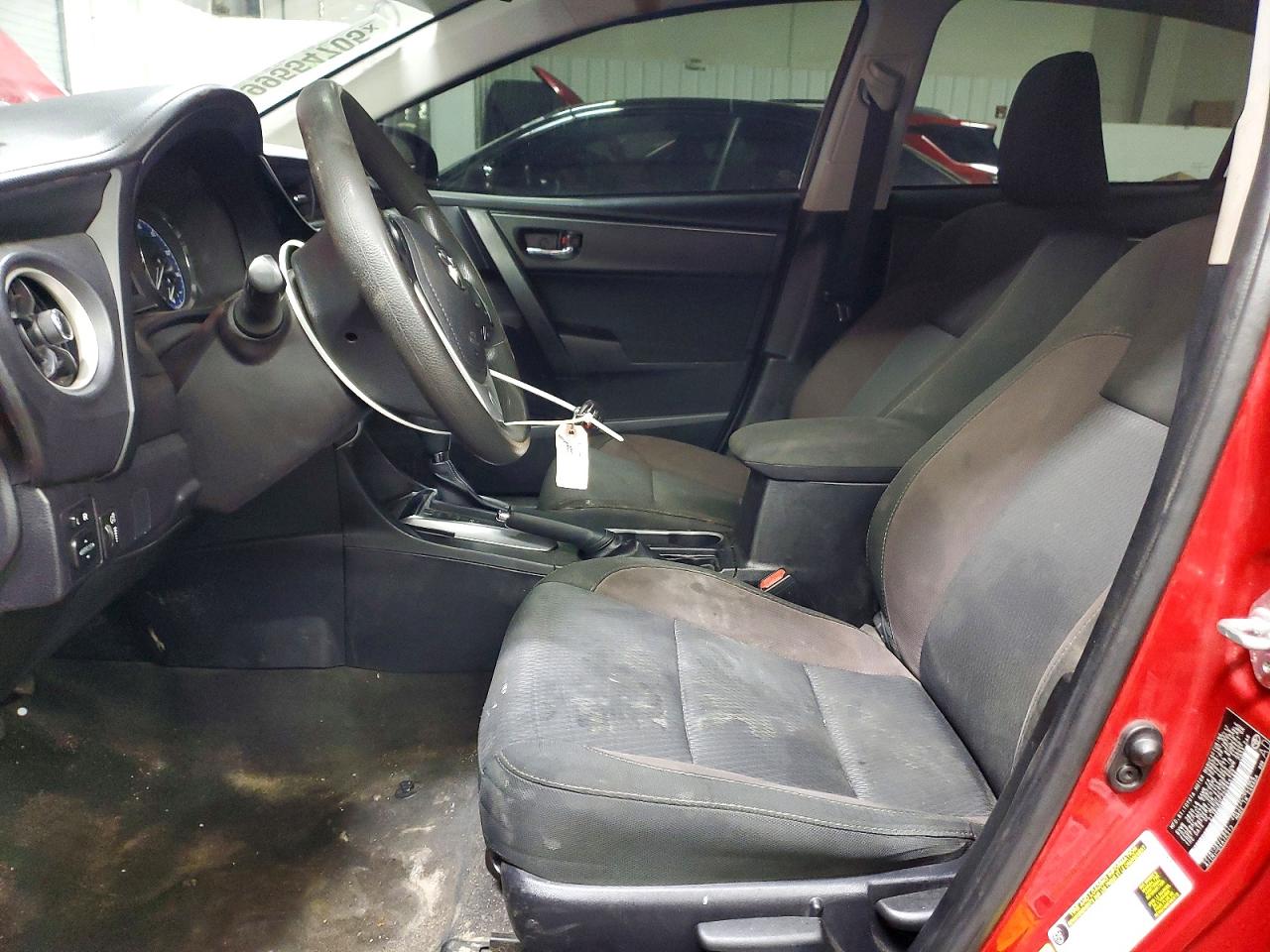 2017 TOYOTA COROLLA photo 7